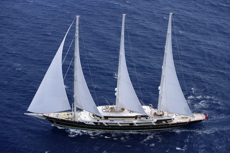 Superyacht EOS