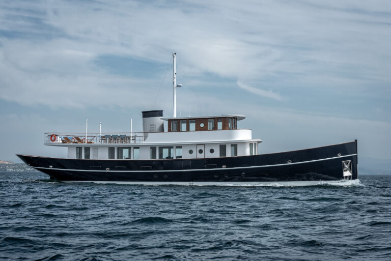 Superyacht FAR NIENTE