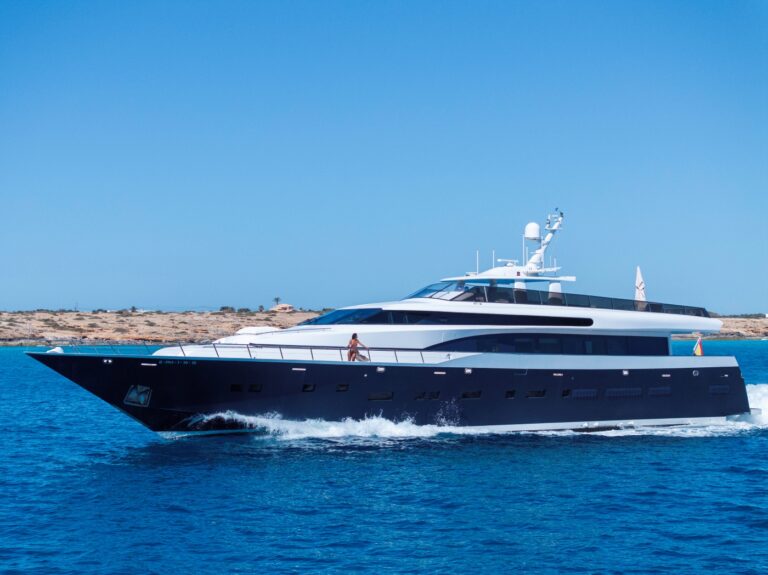 Superyacht FONERS