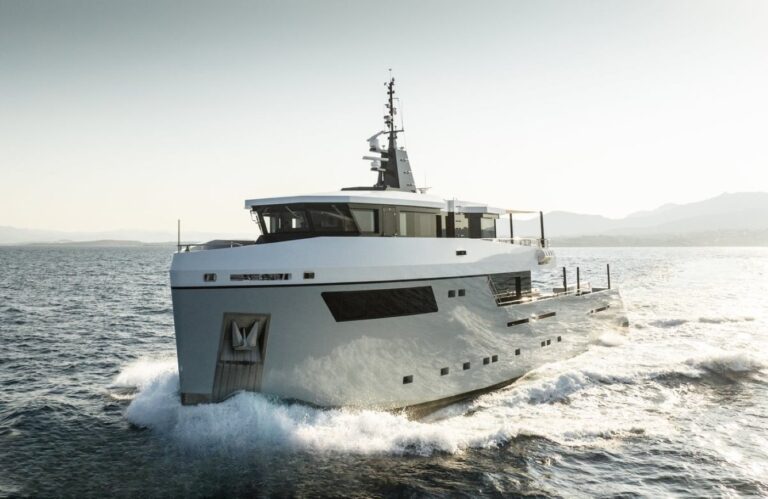 Superyacht FOX