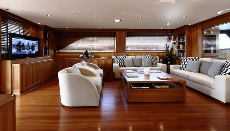 Superyacht Fivea - Saloon