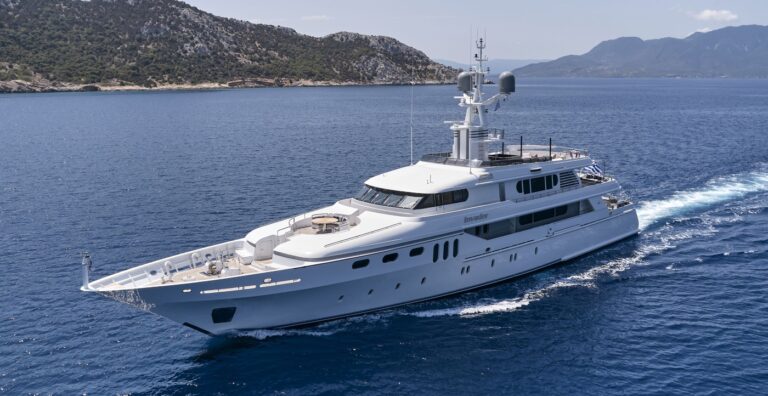 Superyacht INVADER