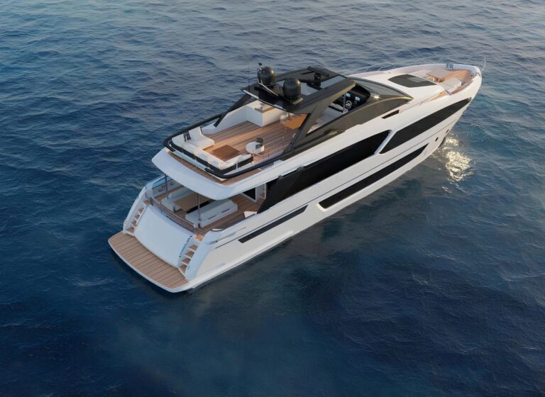 Superyacht JUST 4