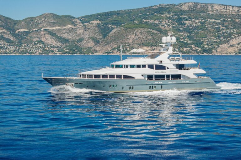 Superyacht JUSTA DELIA