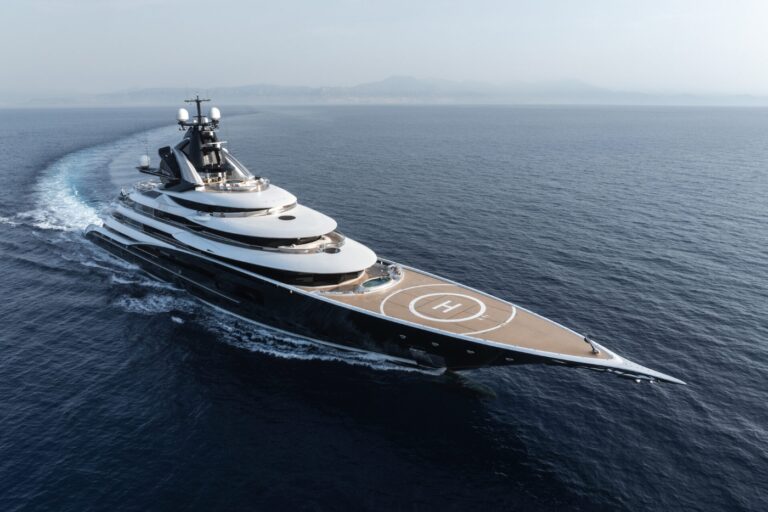 Superyacht KISMET