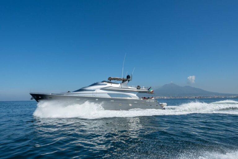 Superyacht LADY B