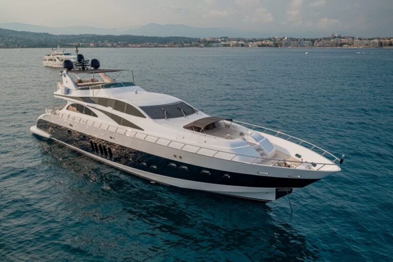Superyacht LOVE BOAT