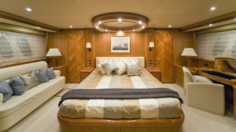 Superyacht Lady Zehava - suite