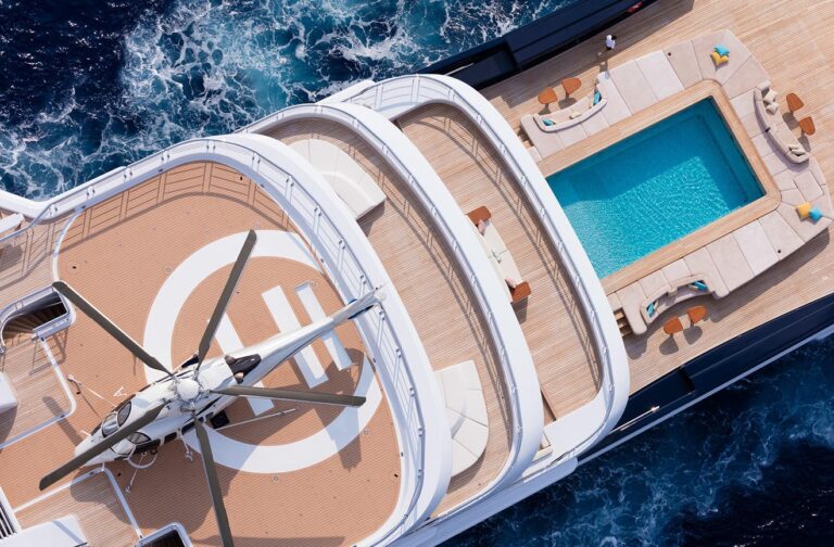 Superyacht Luna Lloyd Werft Aerial View