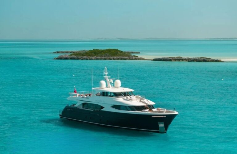 Superyacht MIDNIGHT SAGA
