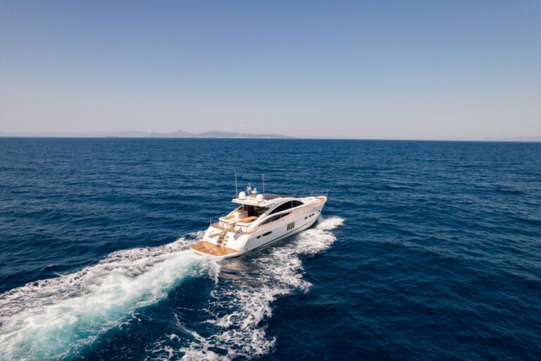 Superyacht Mojo