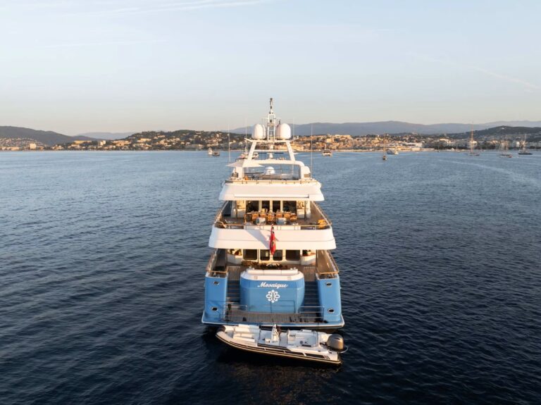 Superyacht Mosaique