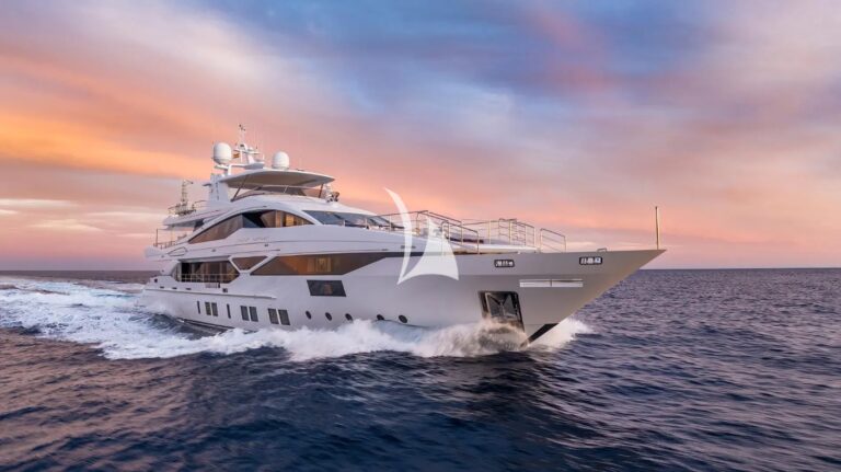 Superyacht NEW WAVES