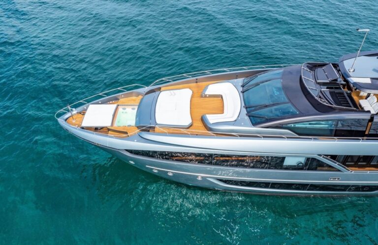 Superyacht NO SURRENDER