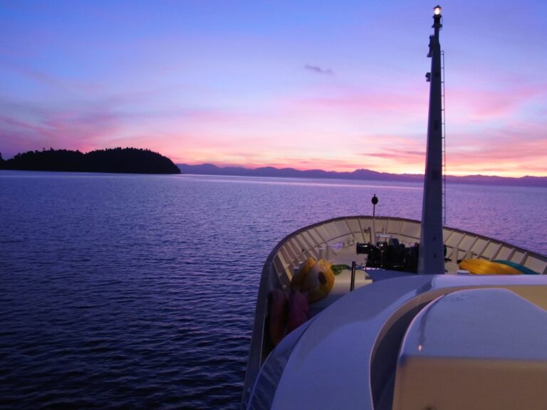 Superyacht NORTHERN SUN - Sunset from Bow