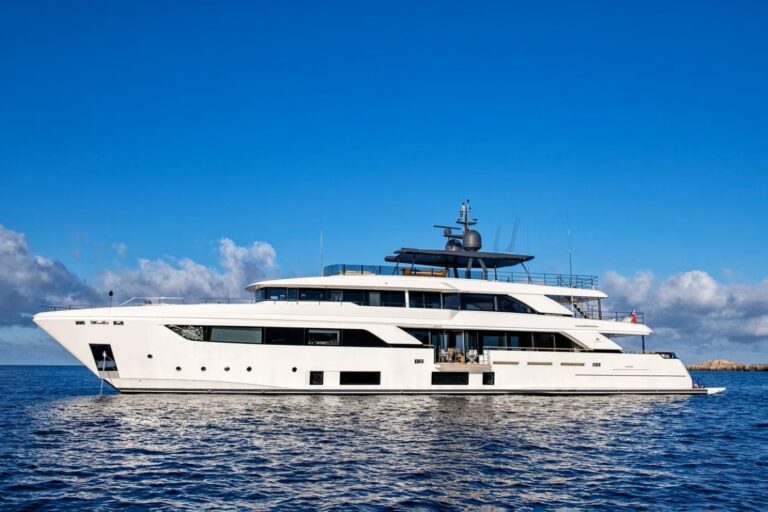 Superyacht PALOMA