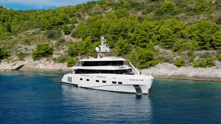 Superyacht RENATA