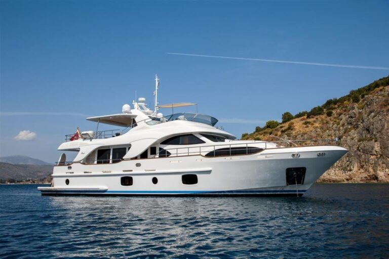 Superyacht Rebecca V