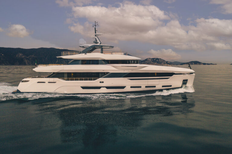 Superyacht Run Away