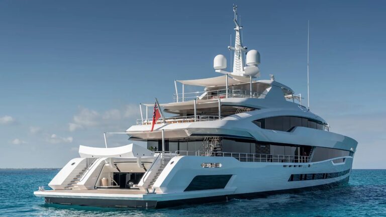 Superyacht SANTOSHA  - Photo © Heesen Yachts