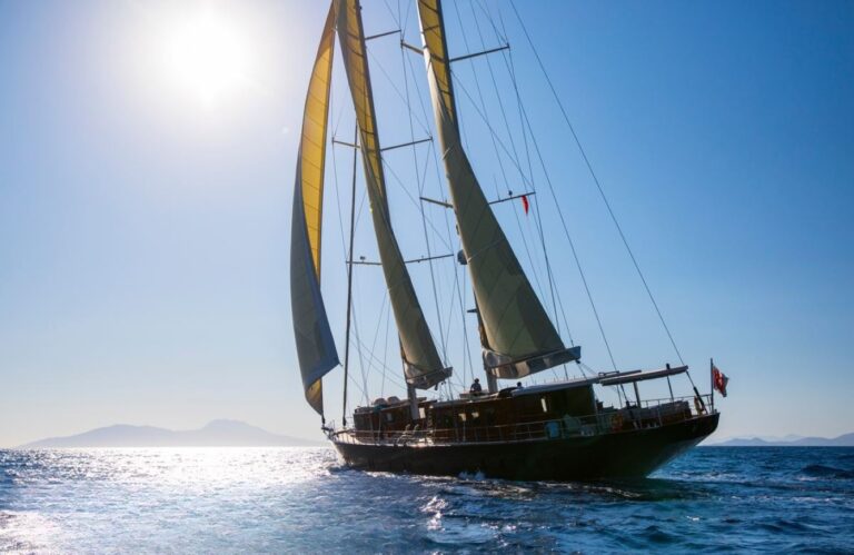 Superyacht SATORI
