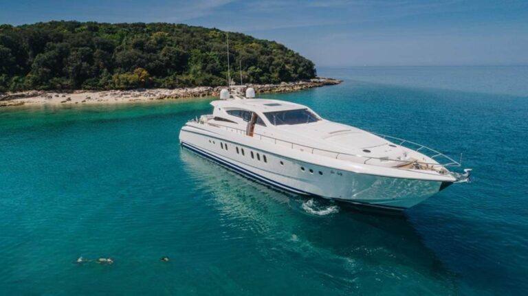 Superyacht SEA LADY