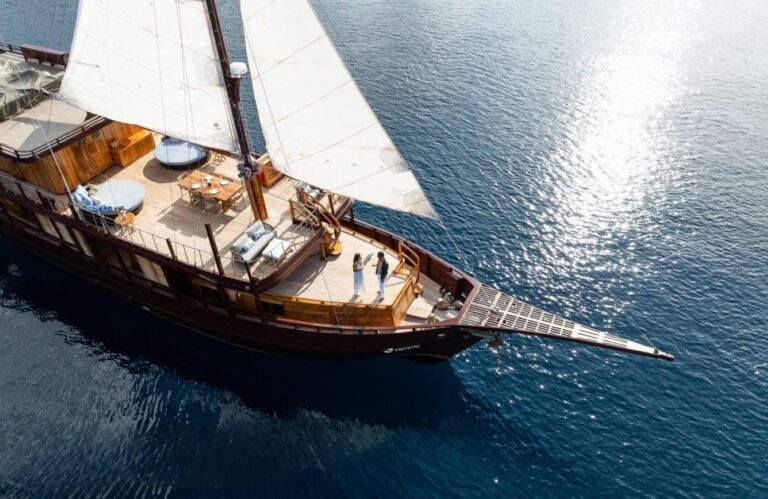 Superyacht SEQUOIA
