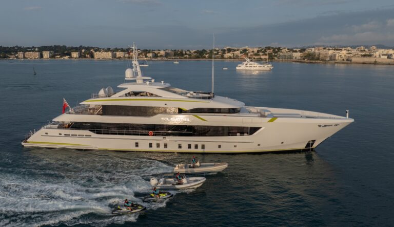 Superyacht SOLEMATE