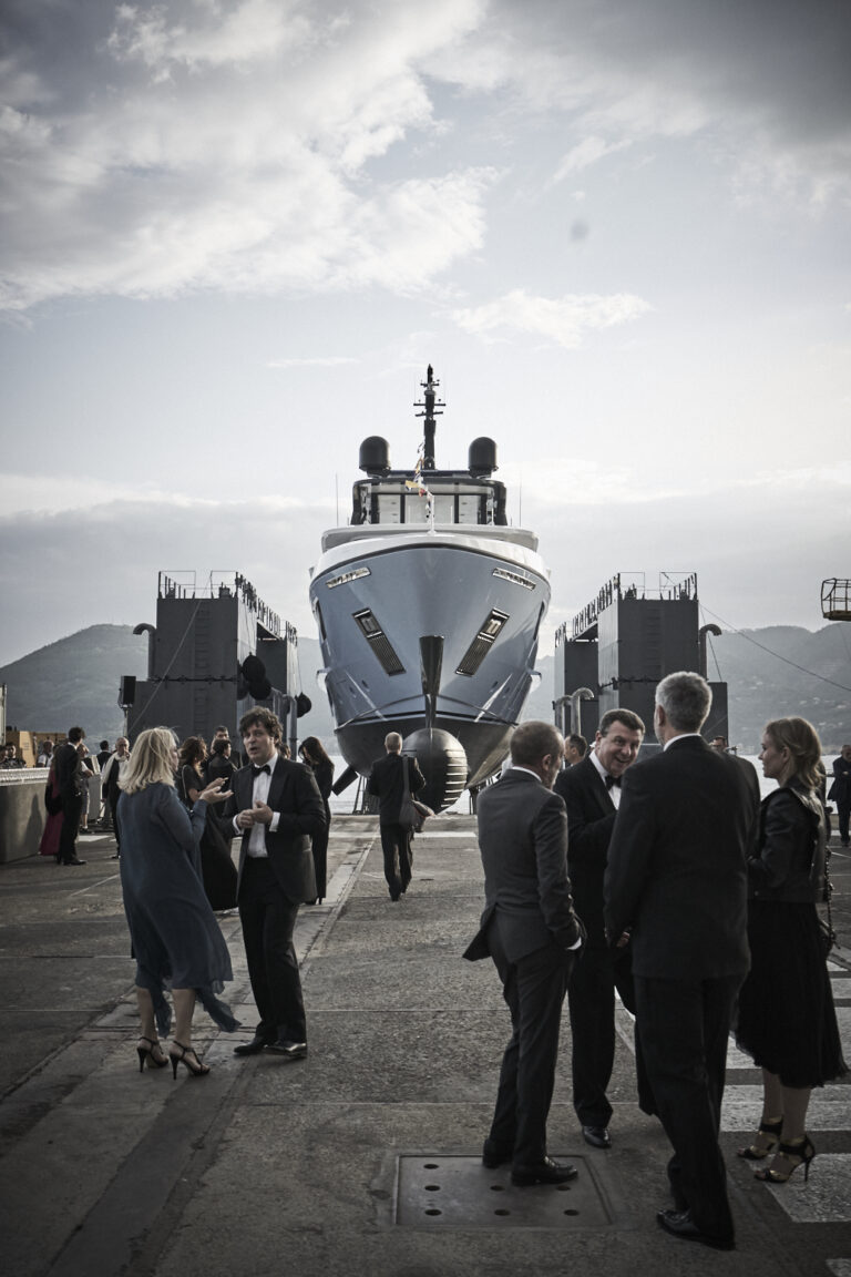 Superyacht Sanlorenzo 500Exp Launch