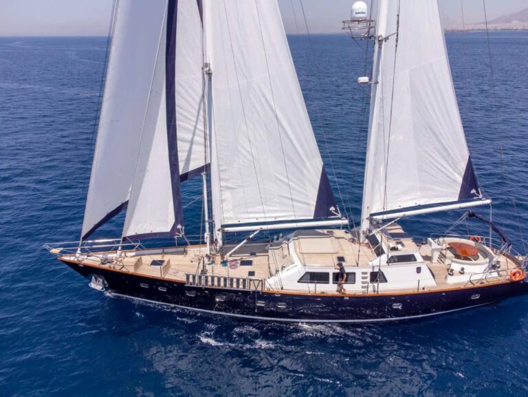 Superyacht Spirit L