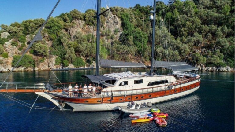 Superyacht UGUR
