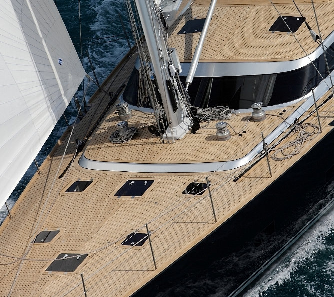 Superyacht Xnoi - front view