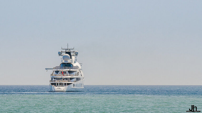 Superyacht YAS - aft view - Photo by Julien Hubert