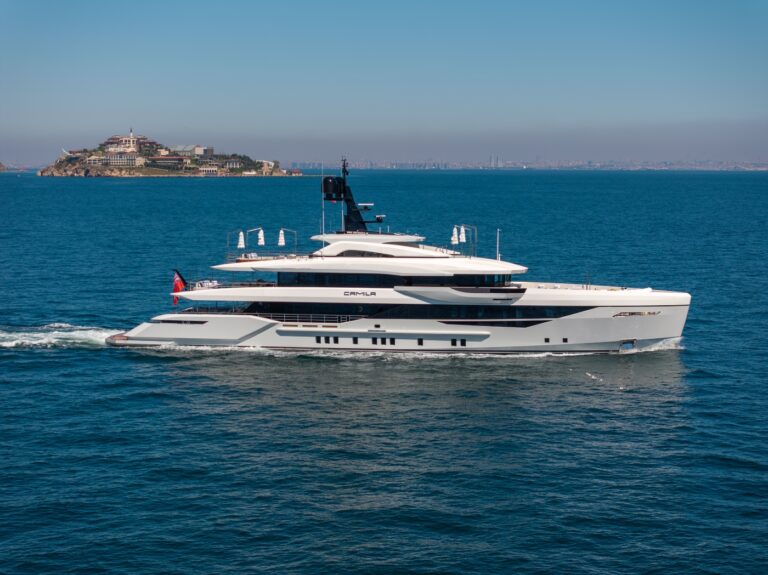Superyacht Camila