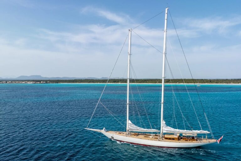 Superyacht Windrose Of Amsterdam