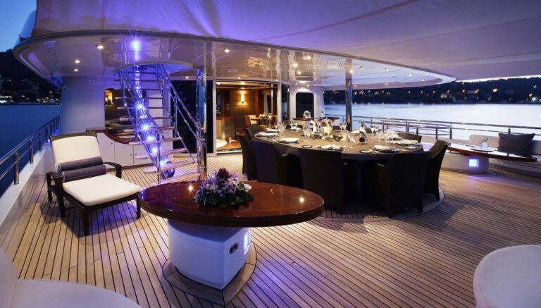Alfresco dining