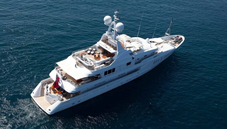 TALISMAN MAITON - Stern view