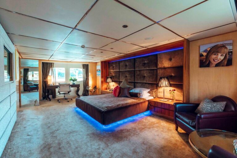 TANGO - Master stateroom