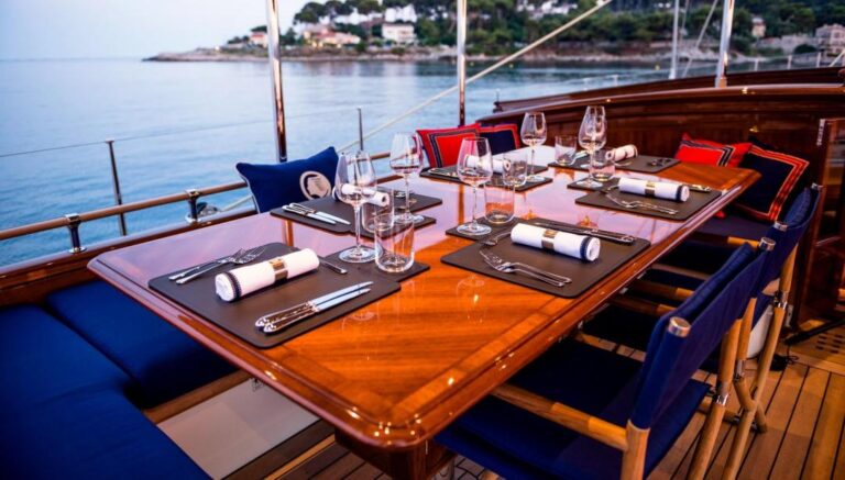 Alfresco Dining