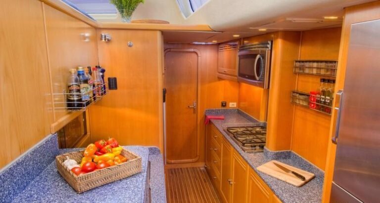 THE BIG DOG - Galley