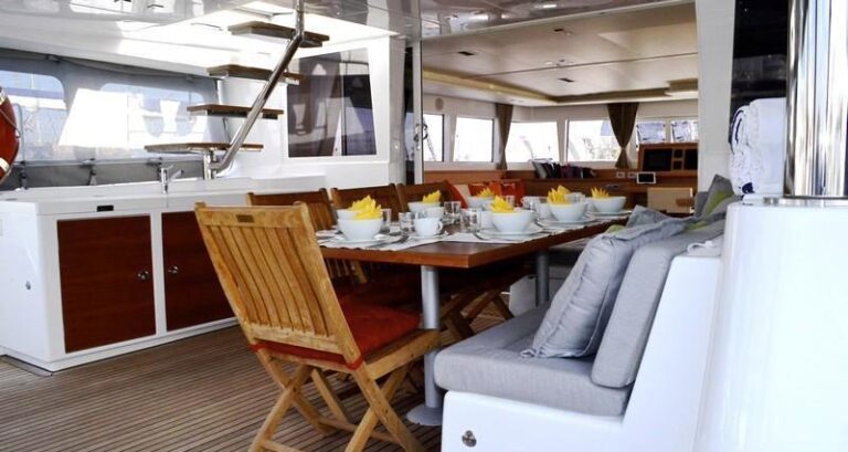 THE CAT AND THE FIDDLE - Aft DeckAl Fresco Dining