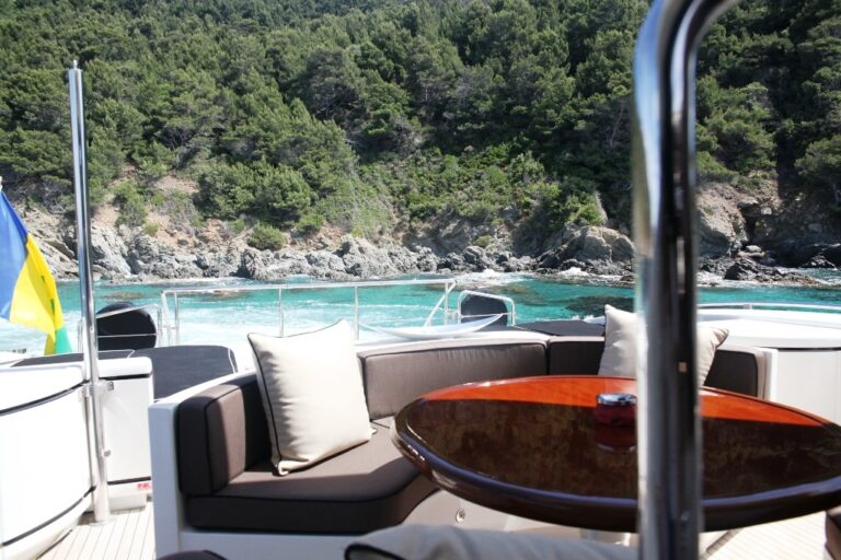 THE STORM 1 -  Aft deck 2