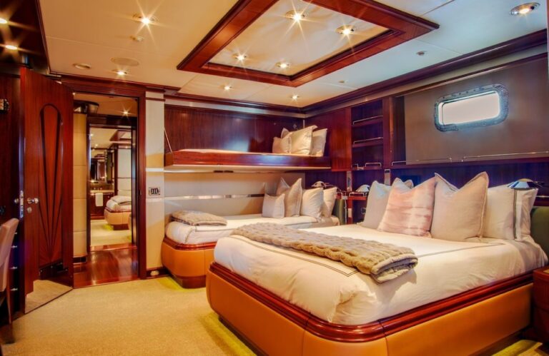 Cabin With Triple Bed