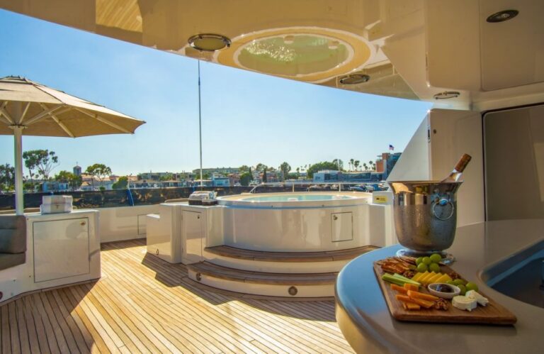 Exterior Sunbathing Area