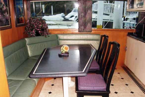 TURNIN LEFT -  Galley dinette