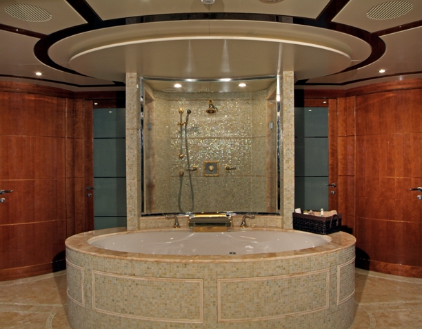 TUSCAN SUN Ensuite Spa Pool