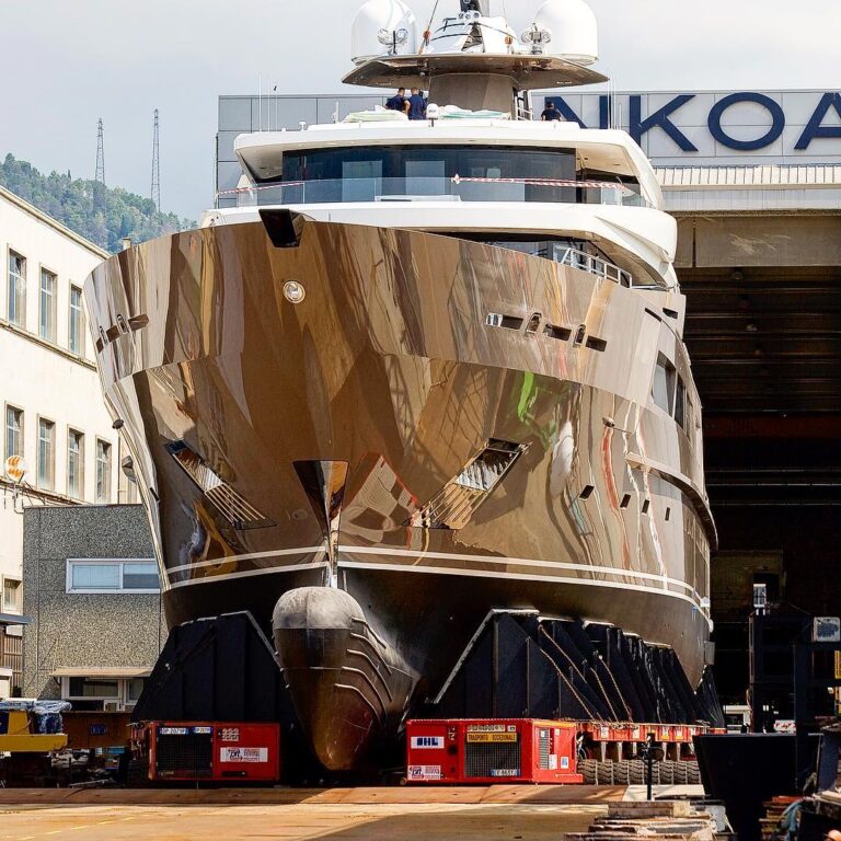 Tankoa Superyacht SOLO