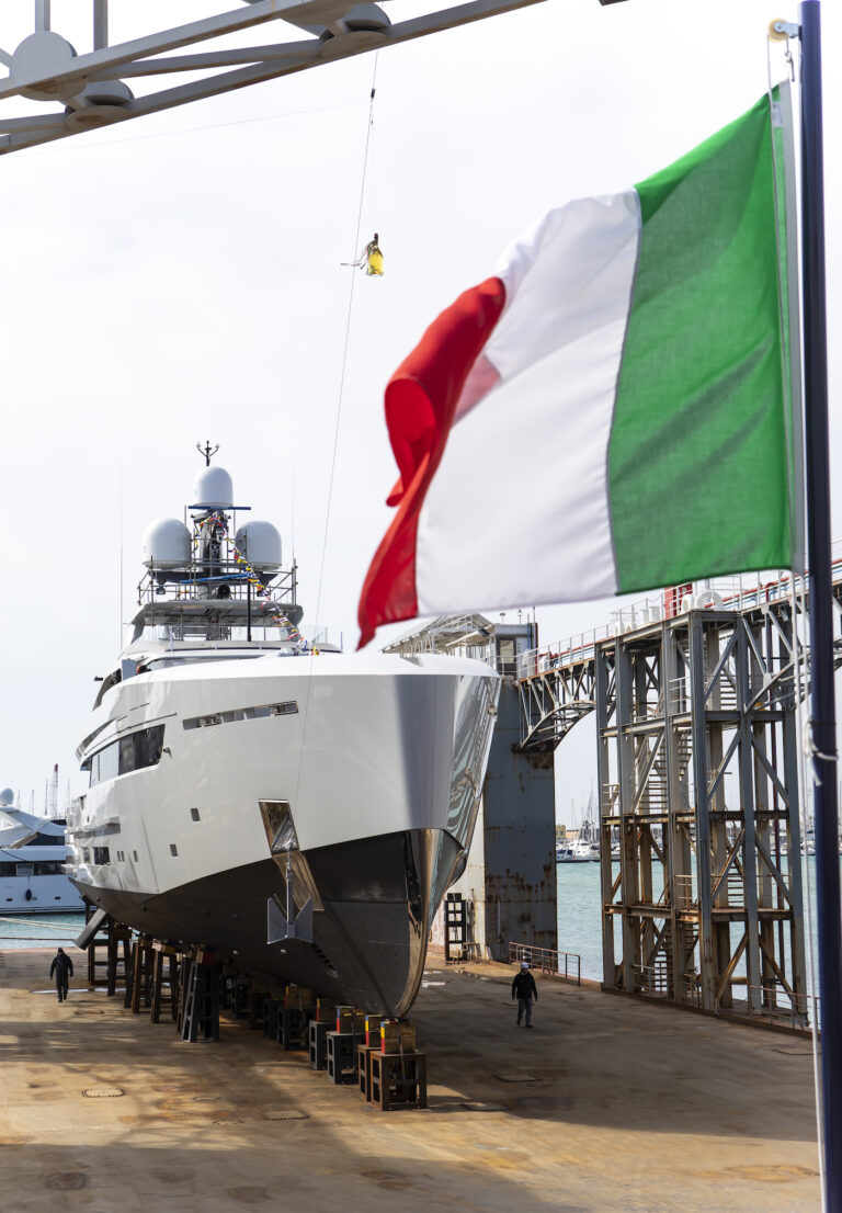 Tankoa Yacht KINDA