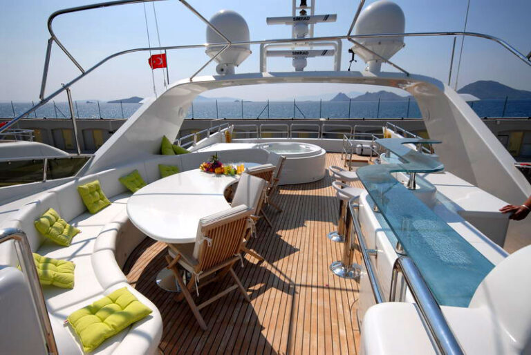 Tatiana -  Flybridge