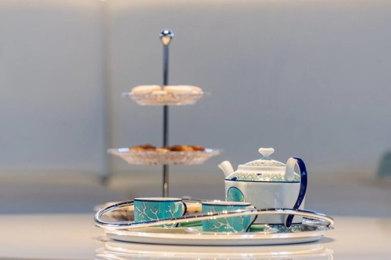 Dining With Tea